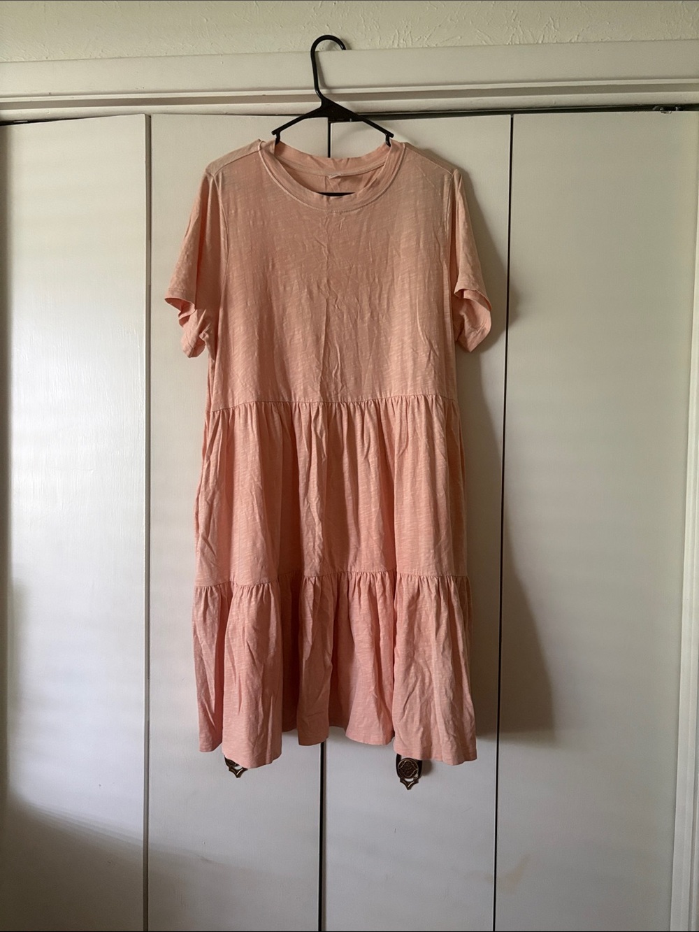 Women’s Tiered Short Sleeve Dress in Light Peach